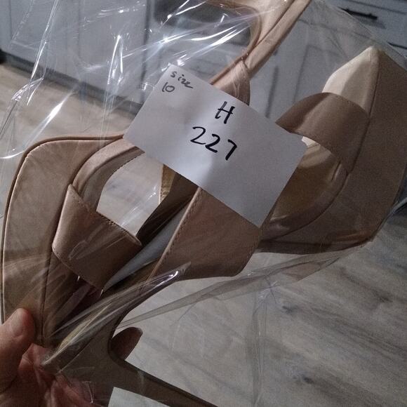 [H227] WILD DIVA Nude Satin Platform Square Toe, Size 10 - Picture 8 of 8